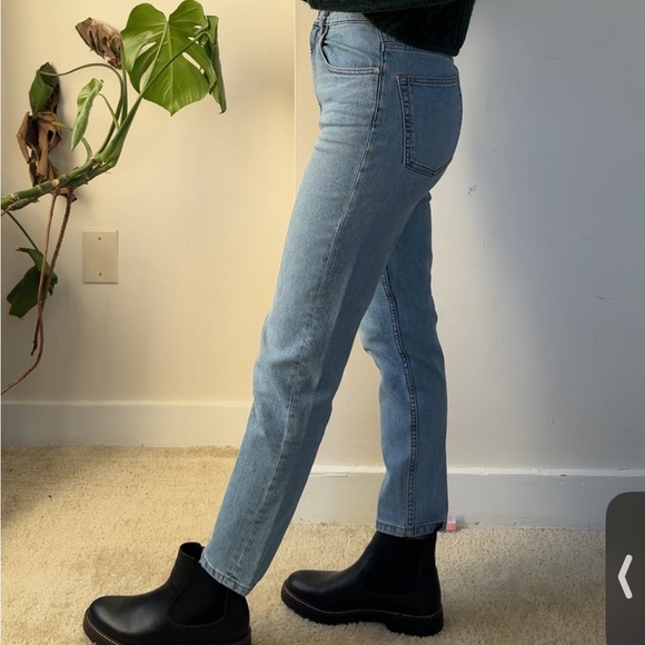 Everlane Cheeky Jean. Size 25. - Picture 3 of 5